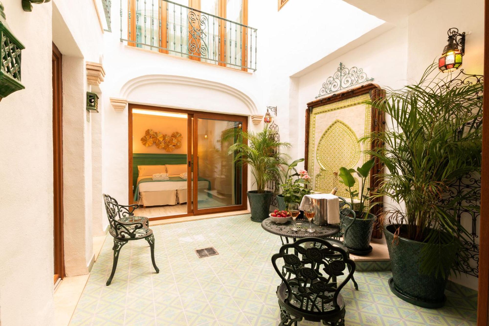 Casa Esmeralda - Luxury Boutique Apartments Old Town Estepona Ngoại thất bức ảnh