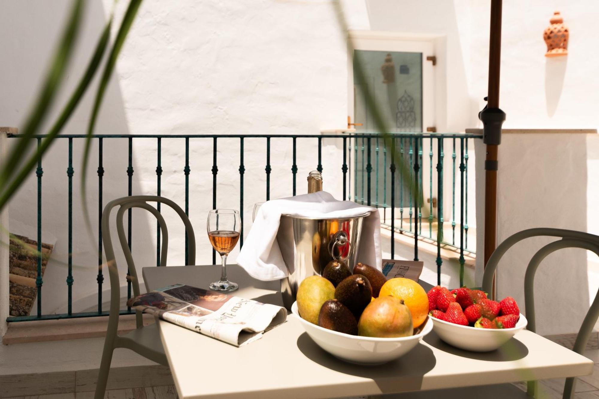 Casa Esmeralda - Luxury Boutique Apartments Old Town Estepona Ngoại thất bức ảnh