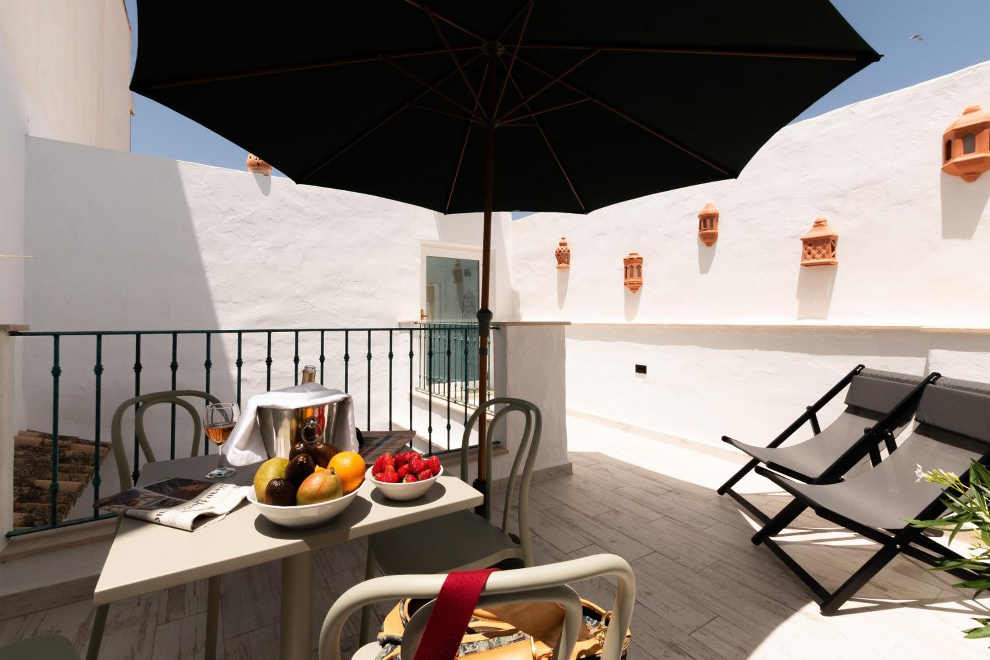 Casa Esmeralda - Luxury Boutique Apartments Old Town Estepona Ngoại thất bức ảnh