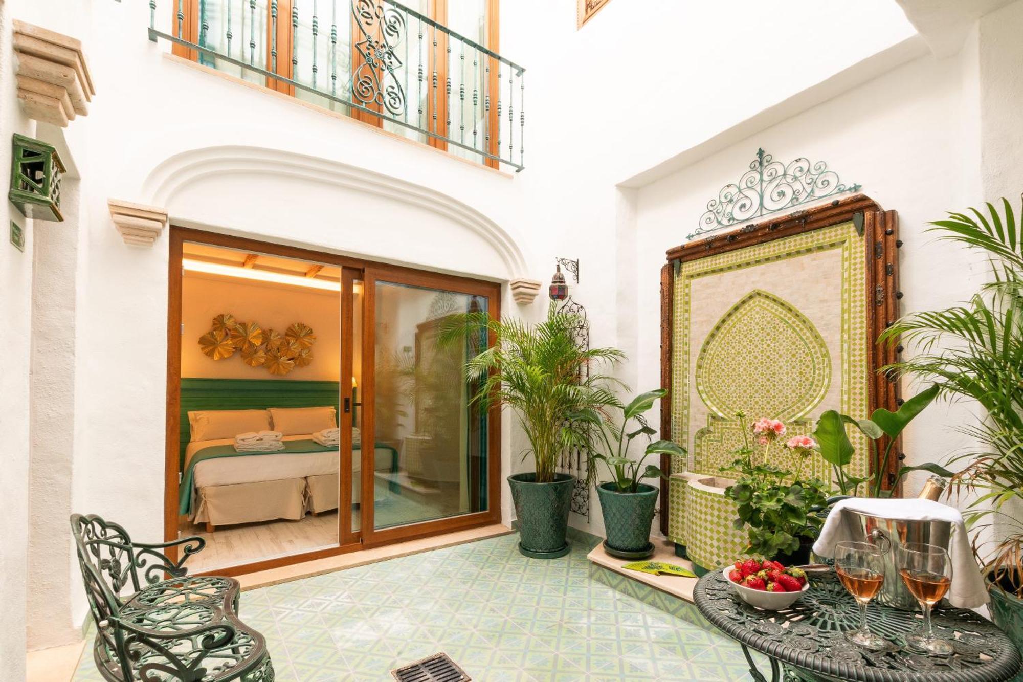 Casa Esmeralda - Luxury Boutique Apartments Old Town Estepona Ngoại thất bức ảnh